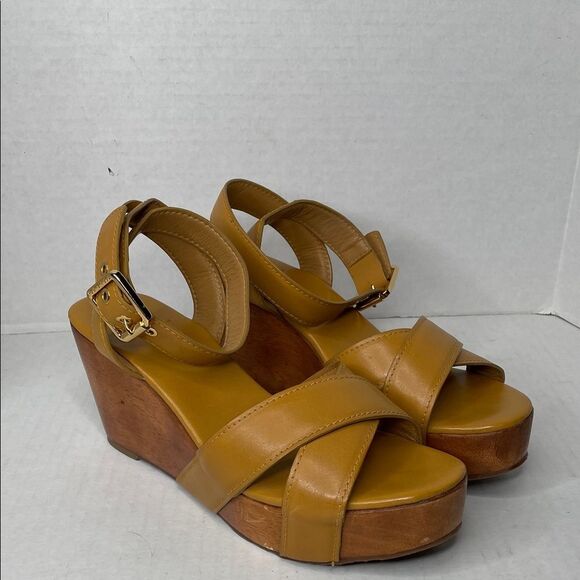 Tory Burch Almita Tan leather ankle strap wedge Sandals - Picture 1 of 11